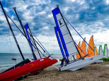 Start 2 Catamaran cover