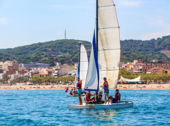 Start 2 Catamarancover