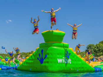 Aqua inflatable park Malgratcover