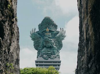 Garuda Wisnu Kencana & Uluwatu Tour cover