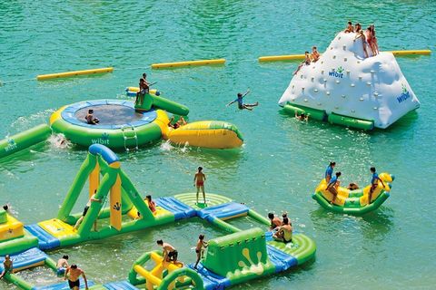 Aqua inflatable park Malgratcover