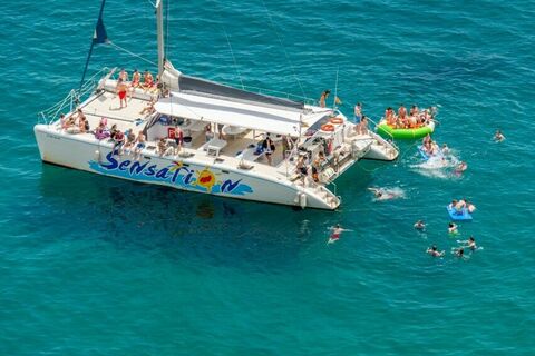 Partycruise met BBQ in Barcelonacover