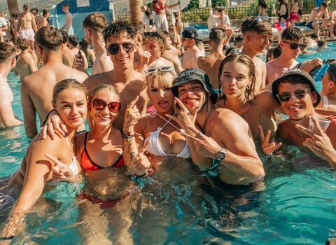 Crystal beach Poolpartycover