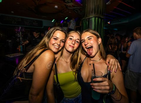 Lloret by night (16+)cover
