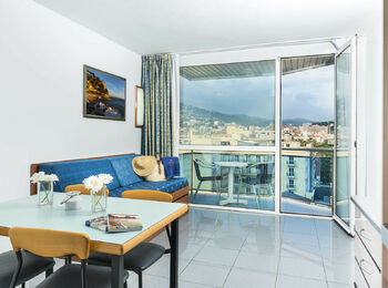 appart. 4 pers. - Zicht op de Strip cover