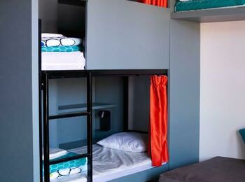 Studio 5 pers. cover