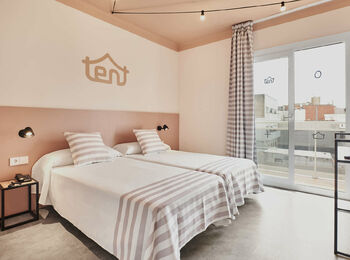 Standaaardkamer Zwembadzicht cover