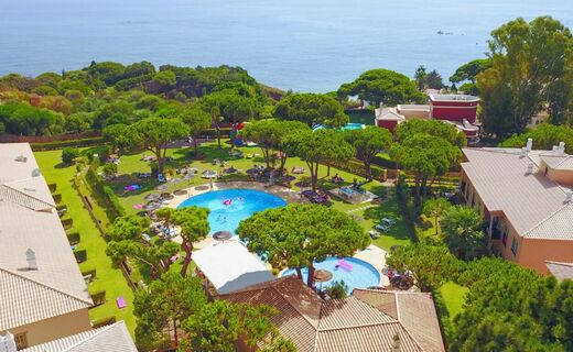 Quinta Pedra Dos Bicoscover