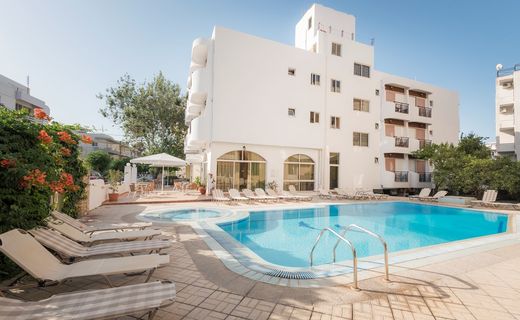 Captain's Hotelcover