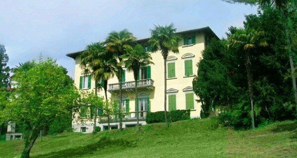 JT-villa Italia cover