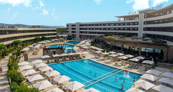 Aqua Paradise Resort cover