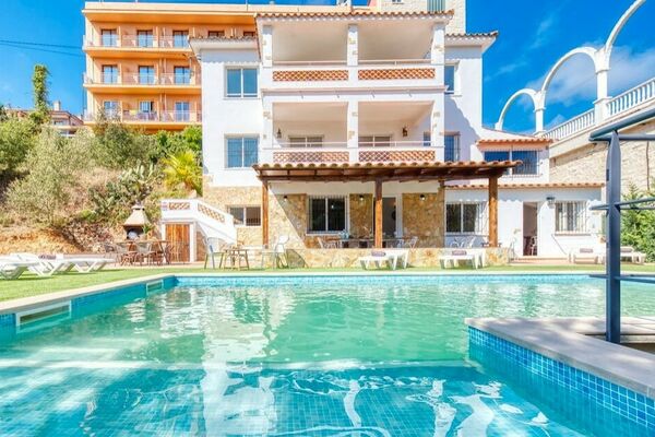 Villa JT in Lloret cover