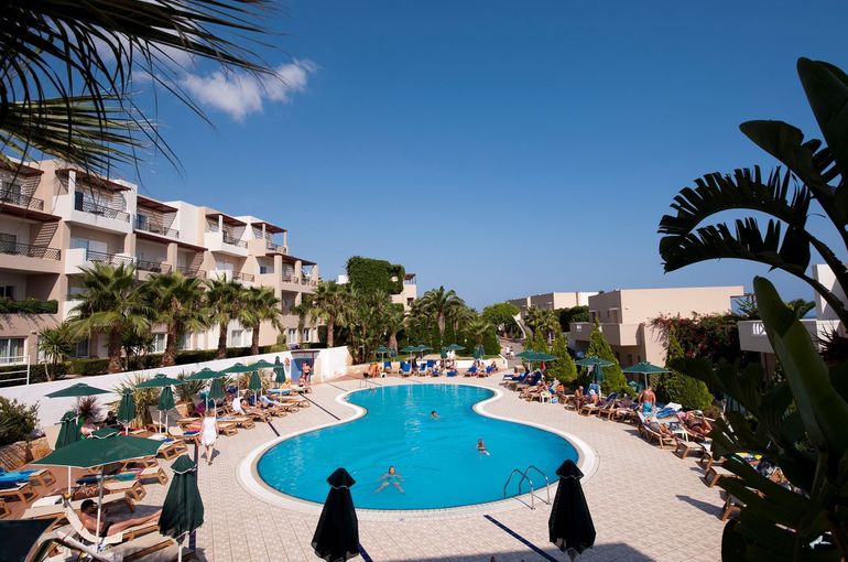 Grand Holiday Resortcover